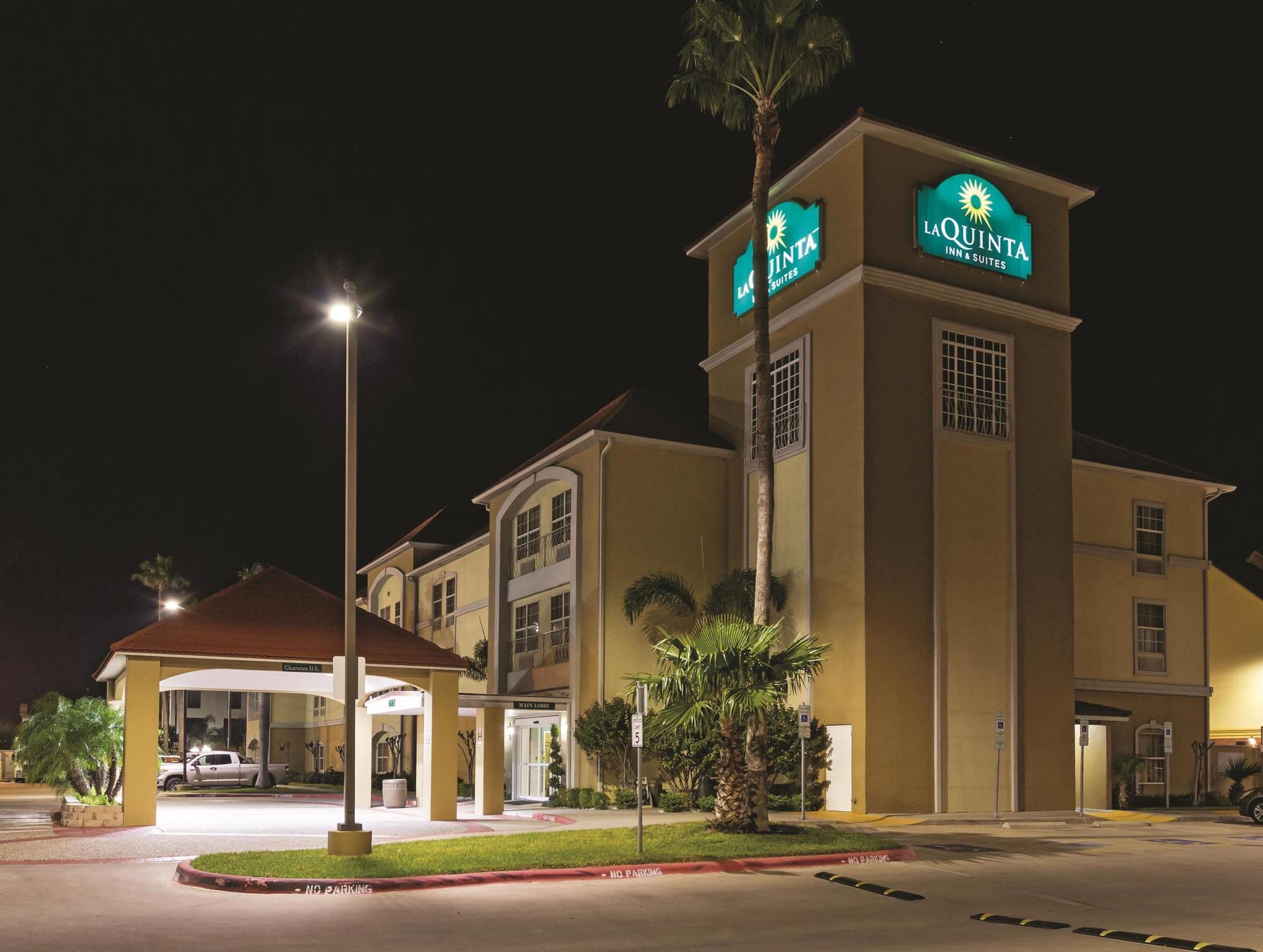 La Quinta Inn & Suites By Wyndham Pharr Rgv Medical Center Exterior photo