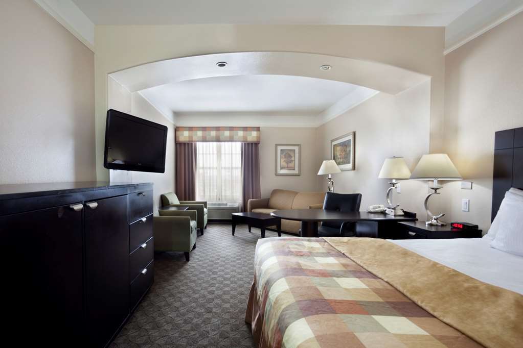 La Quinta Inn & Suites By Wyndham Pharr Rgv Medical Center Room photo